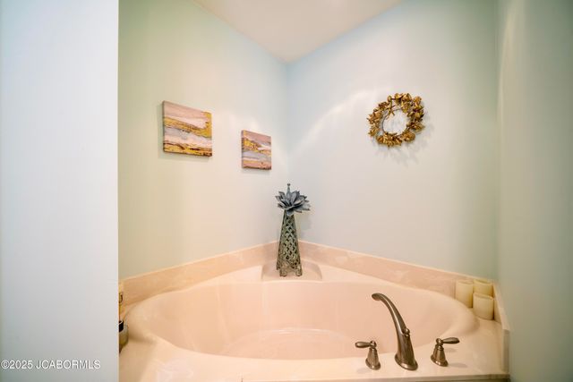 2012 TOWER DRIVE, Jefferson City, MO 65109