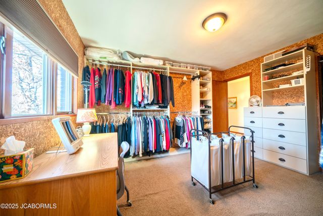 2012 TOWER DRIVE, Jefferson City, MO 65109