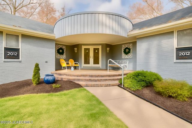 2012 TOWER DRIVE, Jefferson City, MO 65109