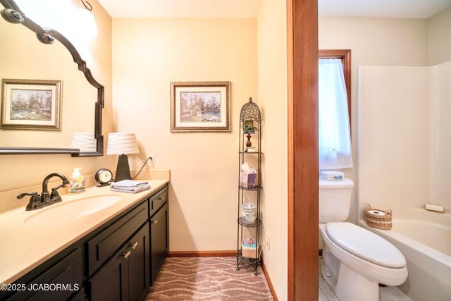 2012 TOWER DRIVE, Jefferson City, MO 65109