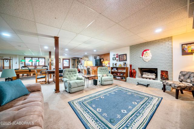 2012 TOWER DRIVE, Jefferson City, MO 65109