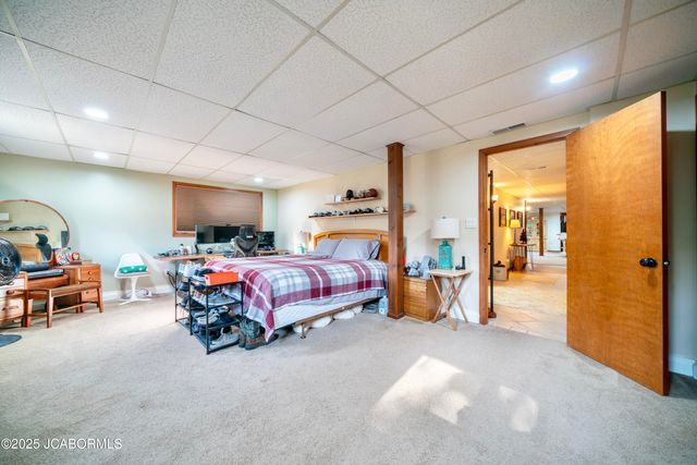 2012 TOWER DRIVE, Jefferson City, MO 65109