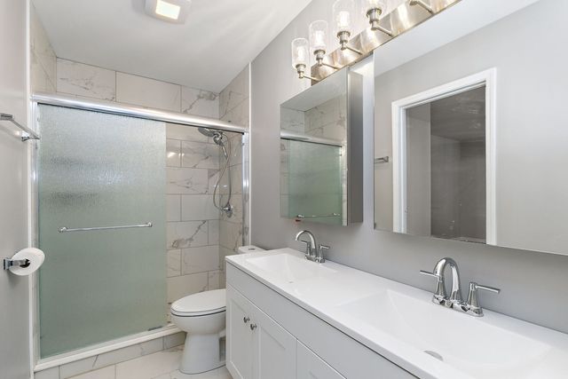 2155 College Drive, Glendale Heights, IL 60139