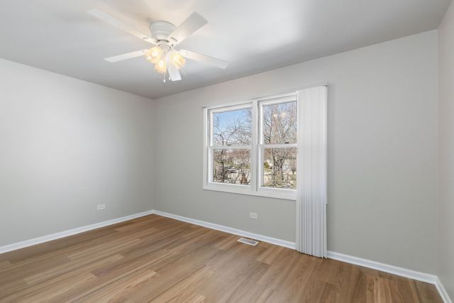 2155 College Drive, Glendale Heights, IL 60139