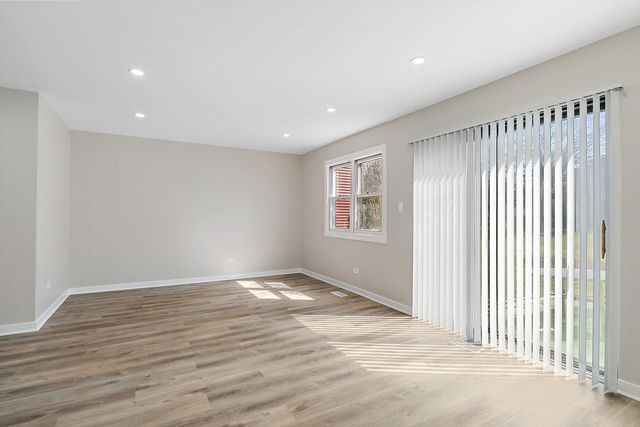 2155 College Drive, Glendale Heights, IL 60139