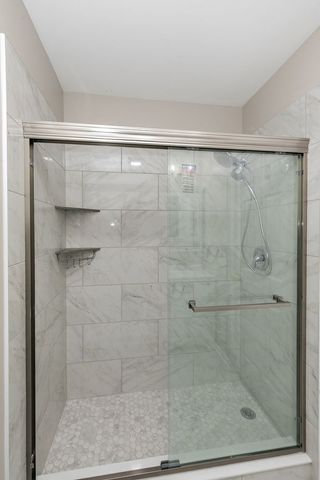 2155 College Drive, Glendale Heights, IL 60139