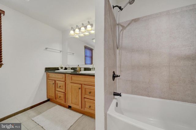 3603 SQUIRREL HILL CT, Wilmington, DE 19808