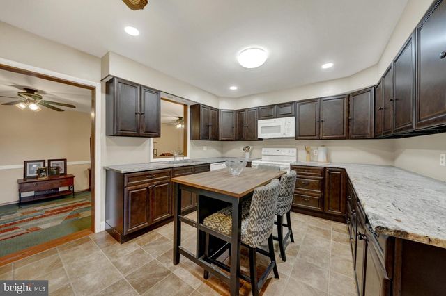 3603 SQUIRREL HILL CT, Wilmington, DE 19808