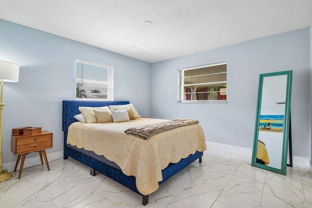 517 SW 18th Street, Boynton Beach, FL 33426