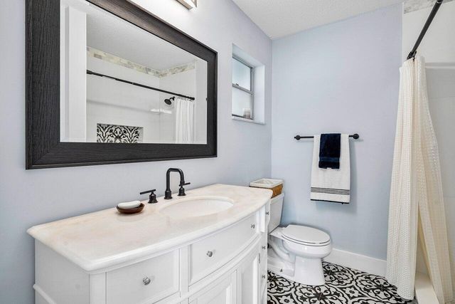 517 SW 18th Street, Boynton Beach, FL 33426