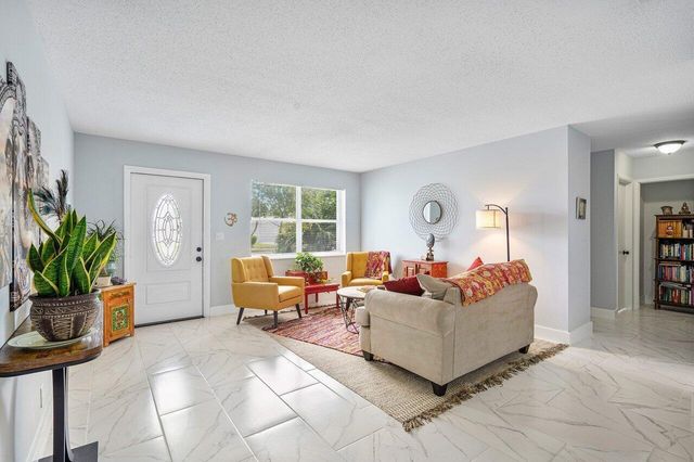 517 SW 18th Street, Boynton Beach, FL 33426