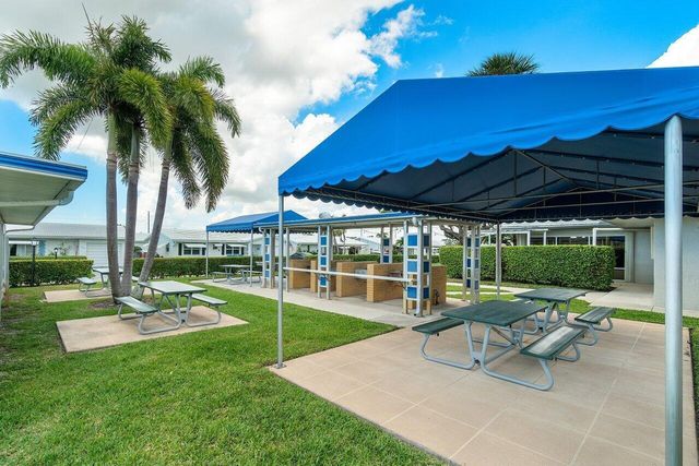 517 SW 18th Street, Boynton Beach, FL 33426