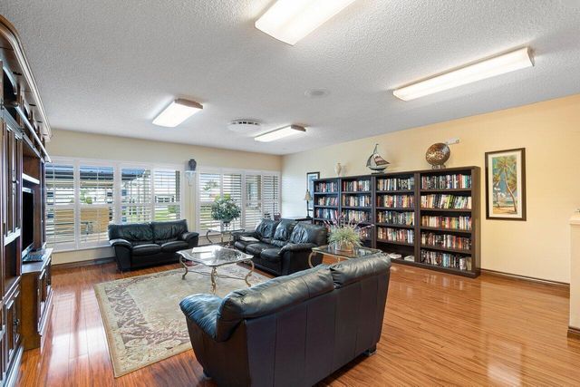 517 SW 18th Street, Boynton Beach, FL 33426