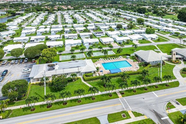 517 SW 18th Street, Boynton Beach, FL 33426
