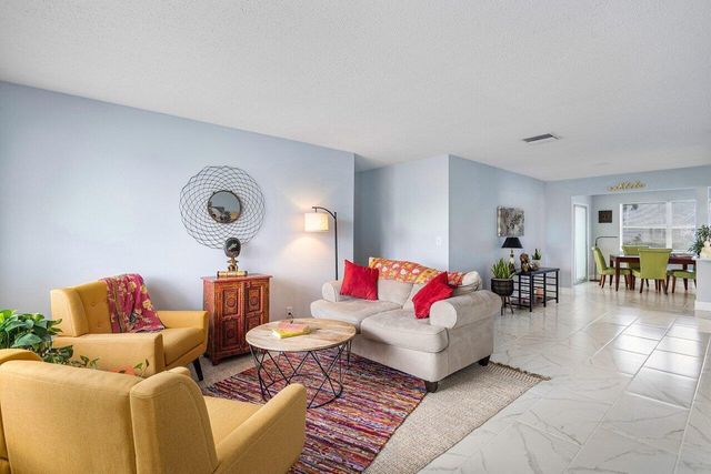 517 SW 18th Street, Boynton Beach, FL 33426