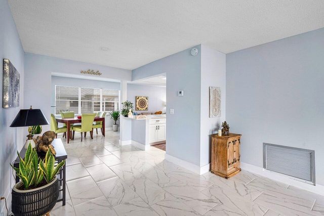 517 SW 18th Street, Boynton Beach, FL 33426