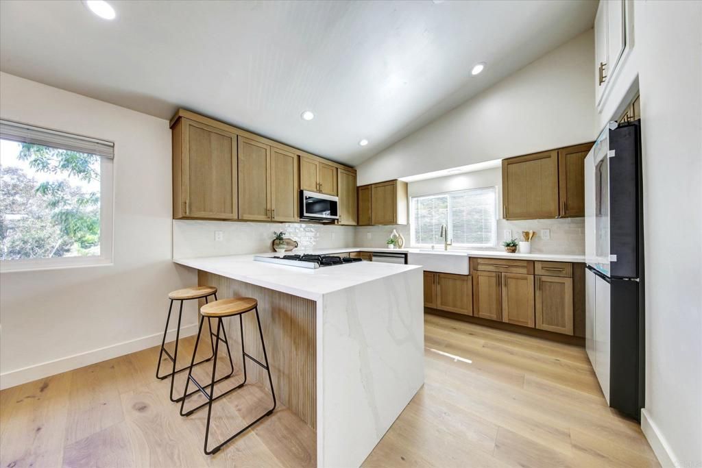 Image 13 of property listing at 8438 Fanita Drive, Santee, CA 92071