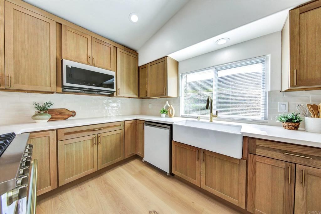 Image 15 of property listing at 8438 Fanita Drive, Santee, CA 92071