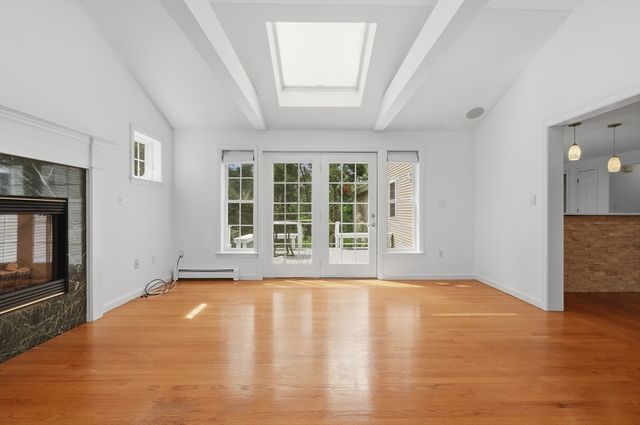700 Main.St, Wareham, MA 02571