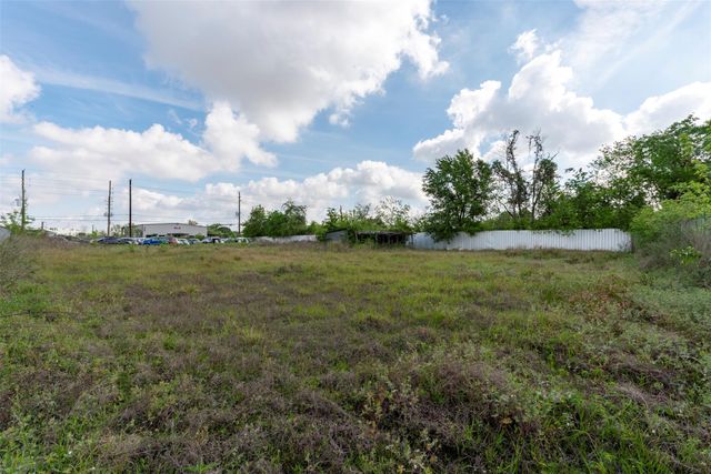 8909 Taub Road, Houston, TX 77064