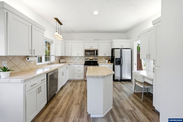 1341 Bent Grass Ct NE, Keizer, OR 97303