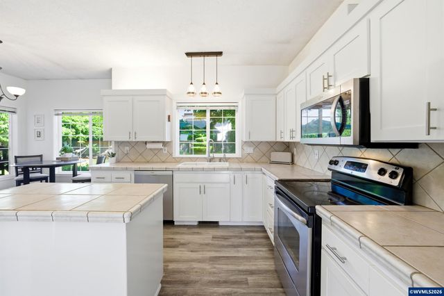 1341 Bent Grass Ct NE, Keizer, OR 97303