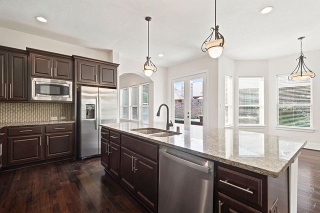 6 Sleeping Colt Place, The Woodlands, TX 77389