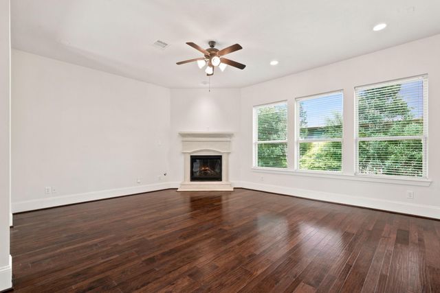 6 Sleeping Colt Place, The Woodlands, TX 77389