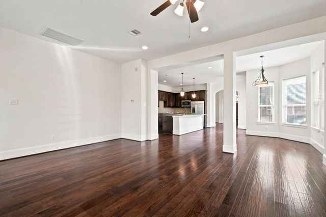 6 Sleeping Colt Place, The Woodlands, TX 77389