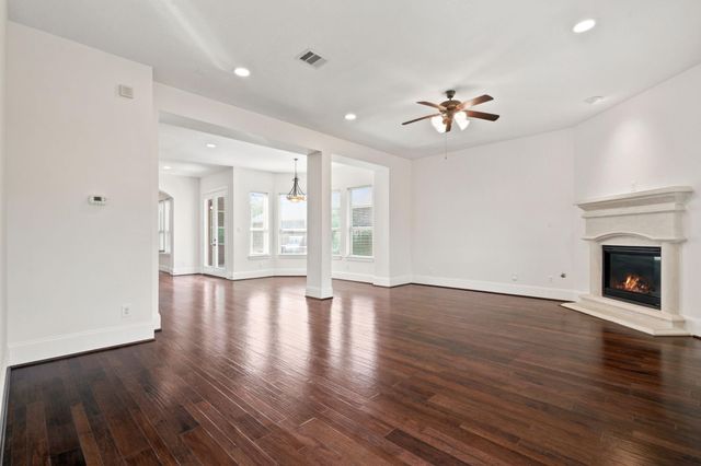 6 Sleeping Colt Place, The Woodlands, TX 77389