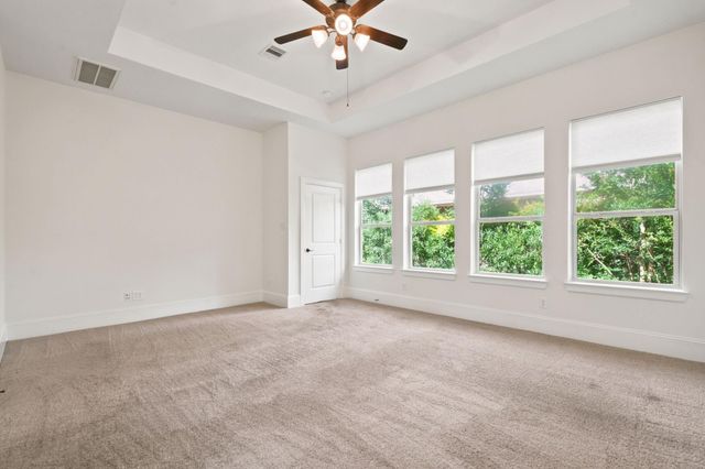 6 Sleeping Colt Place, The Woodlands, TX 77389