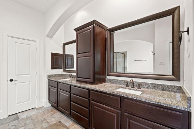 6 Sleeping Colt Place, The Woodlands, TX 77389