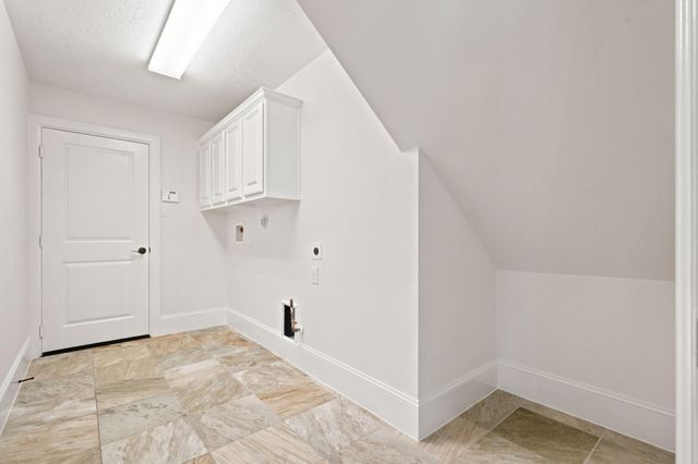 6 Sleeping Colt Place, The Woodlands, TX 77389