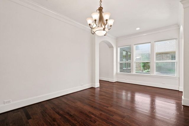 6 Sleeping Colt Place, The Woodlands, TX 77389