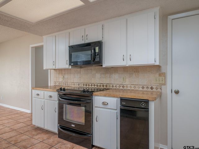 519 Sunnyside Dr, Chandler, TX 75758