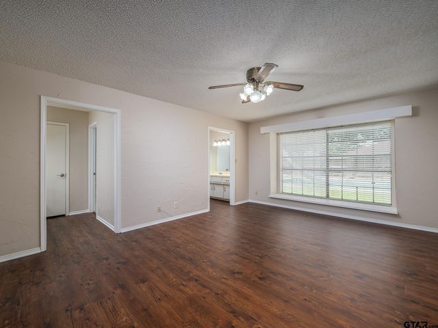 519 Sunnyside Dr, Chandler, TX 75758