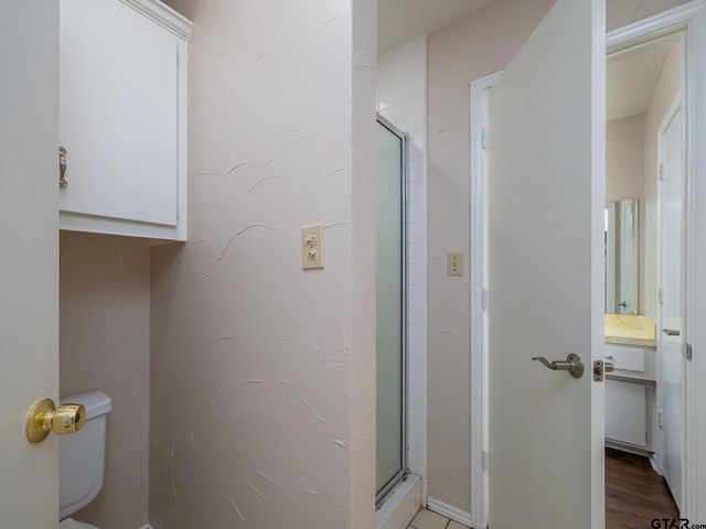 519 Sunnyside Dr, Chandler, TX 75758