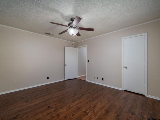 519 Sunnyside Dr, Chandler, TX 75758