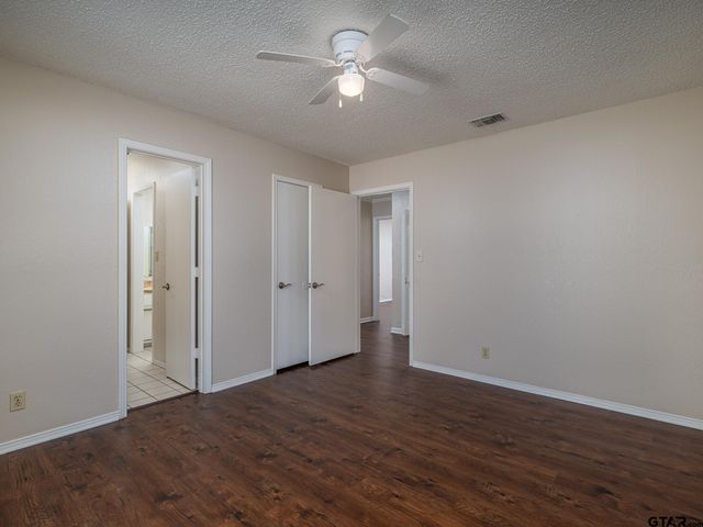 519 Sunnyside Dr, Chandler, TX 75758