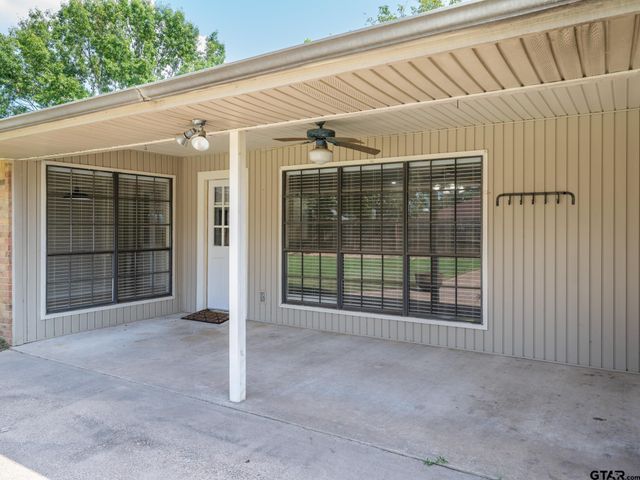 519 Sunnyside Dr, Chandler, TX 75758