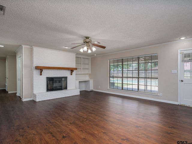 519 Sunnyside Dr, Chandler, TX 75758