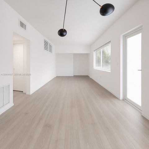1110 Venetian Way 2B, Miami, FL 33139