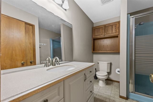 2023 Sandalwood Drive NE, Cedar Rapids, IA 52402