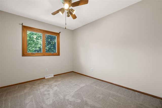 2023 Sandalwood Drive NE, Cedar Rapids, IA 52402