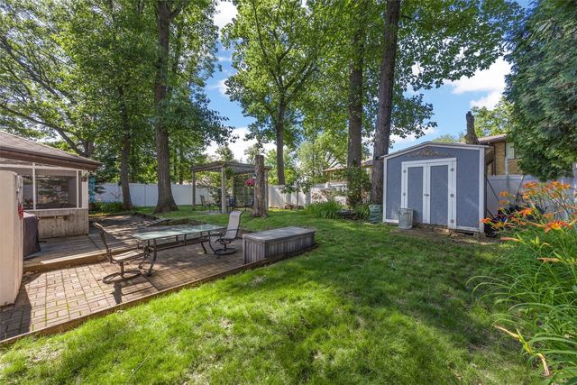 2023 Sandalwood Drive NE, Cedar Rapids, IA 52402