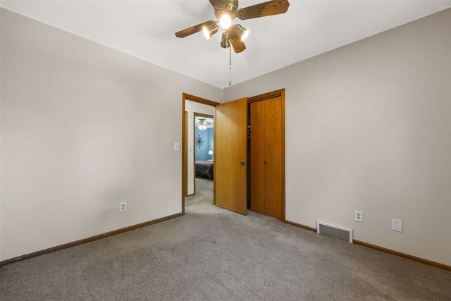 2023 Sandalwood Drive NE, Cedar Rapids, IA 52402
