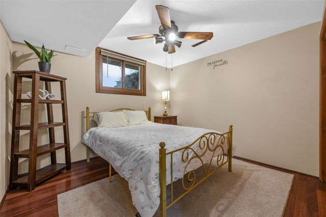 2023 Sandalwood Drive NE, Cedar Rapids, IA 52402