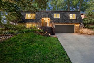 2023 Sandalwood Drive NE, Cedar Rapids, IA 52402