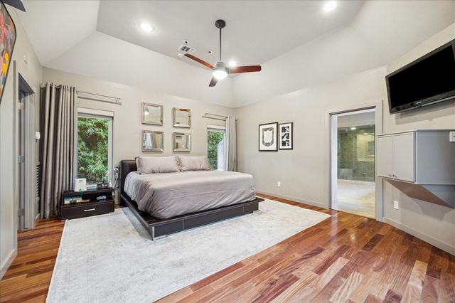 37 E Broad Oaks, Houston, TX 77056