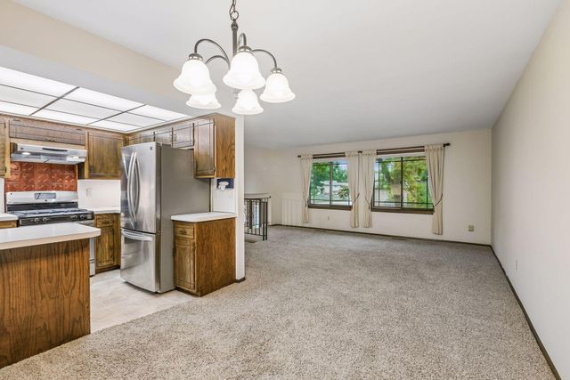 1013 Robinhood Place, Shoreview, MN 55126